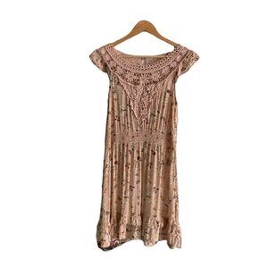 MINE Dress Sleeveless Ruffled Hem Pink Ground White Floral Women’s Size Medium